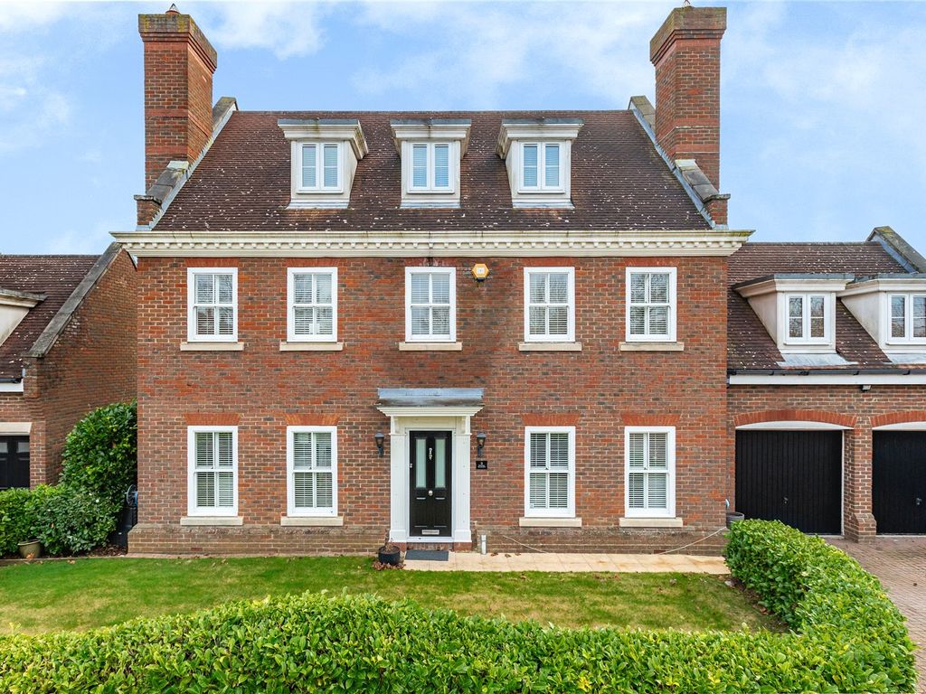 5 bed detached house for sale in Beaulieu Boulevard, Old Beaulieu, Essex CM1, £1,200,000 Zoopla