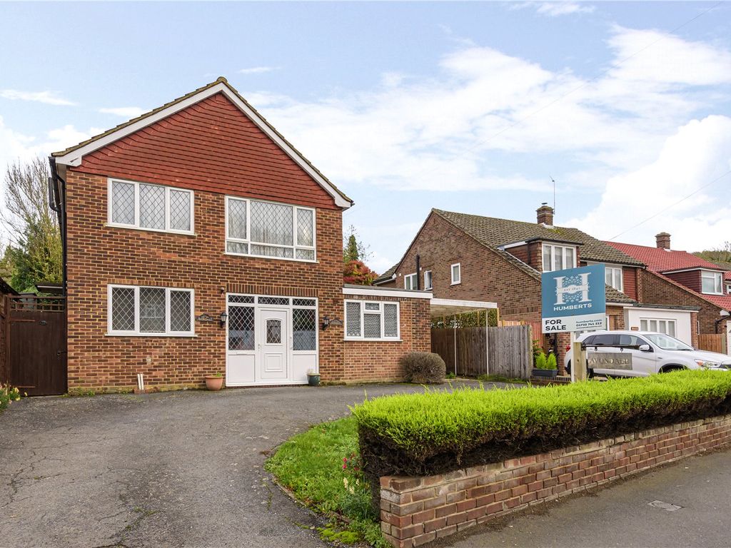 4 bed detached house for sale in Rushmore Hill, Pratts Bottom