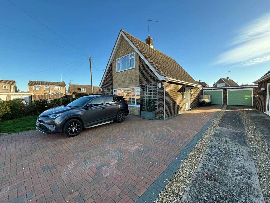 3 bed property for sale in Rydal Court, Peterborough PE4, £350,000 Zoopla