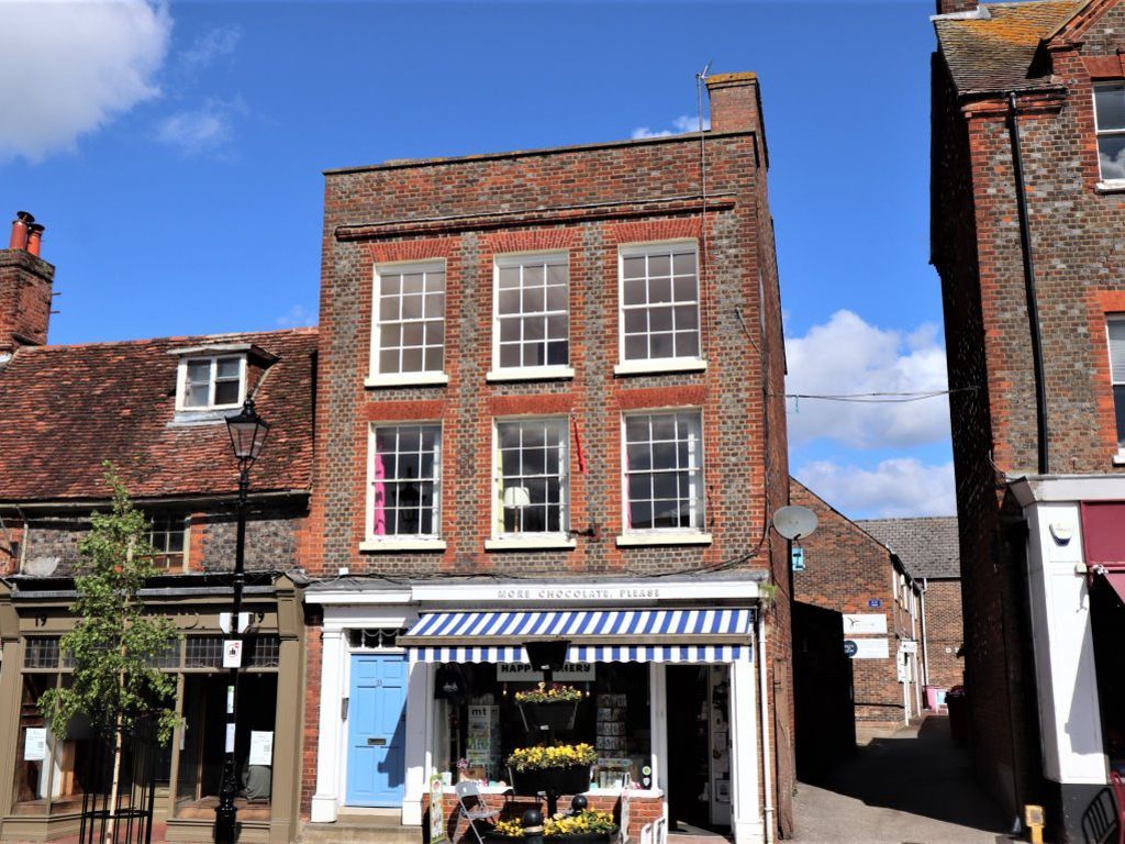 2 bed flat to rent in High Street, Leighton Buzzard, Bedfordshire LU7