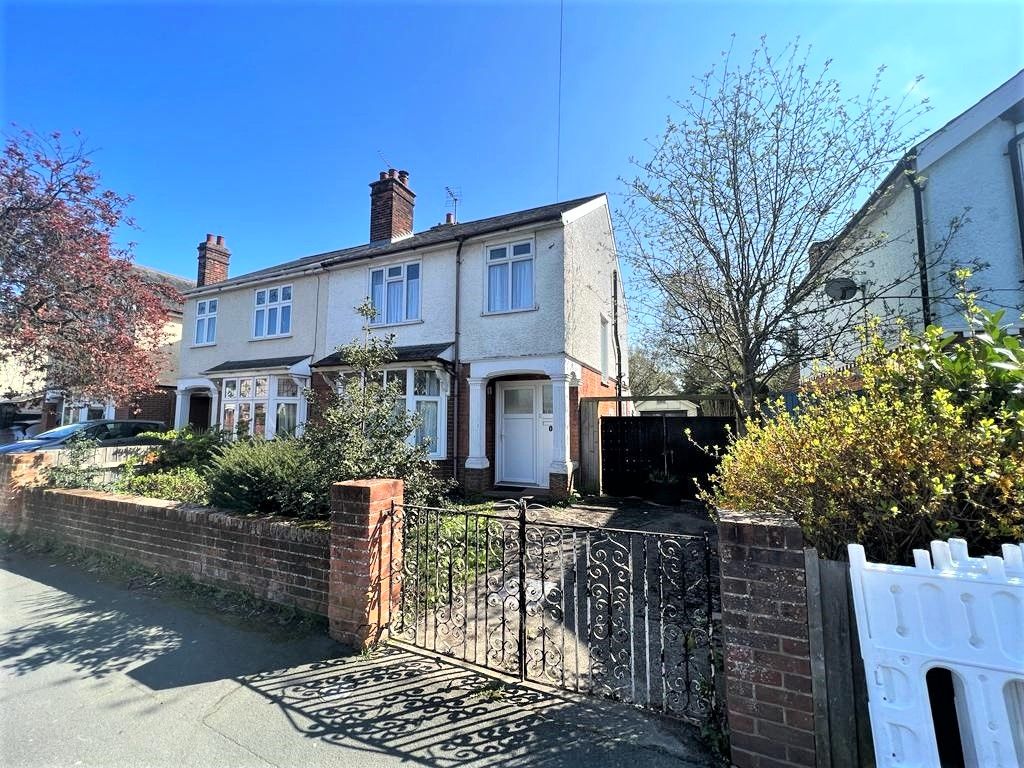 3 bed semidetached house for sale in Drury Road, Colchester CO2, £