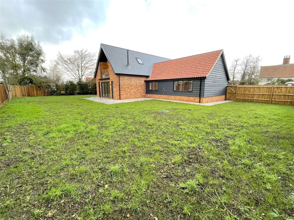 4 bed detached bungalow for sale in Primrose Cottages, The Street