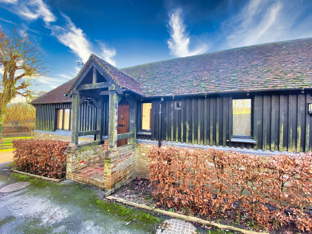 1 bed barn conversion to rent in East Hoathly, Lewes BN8, £1,100 pcm
