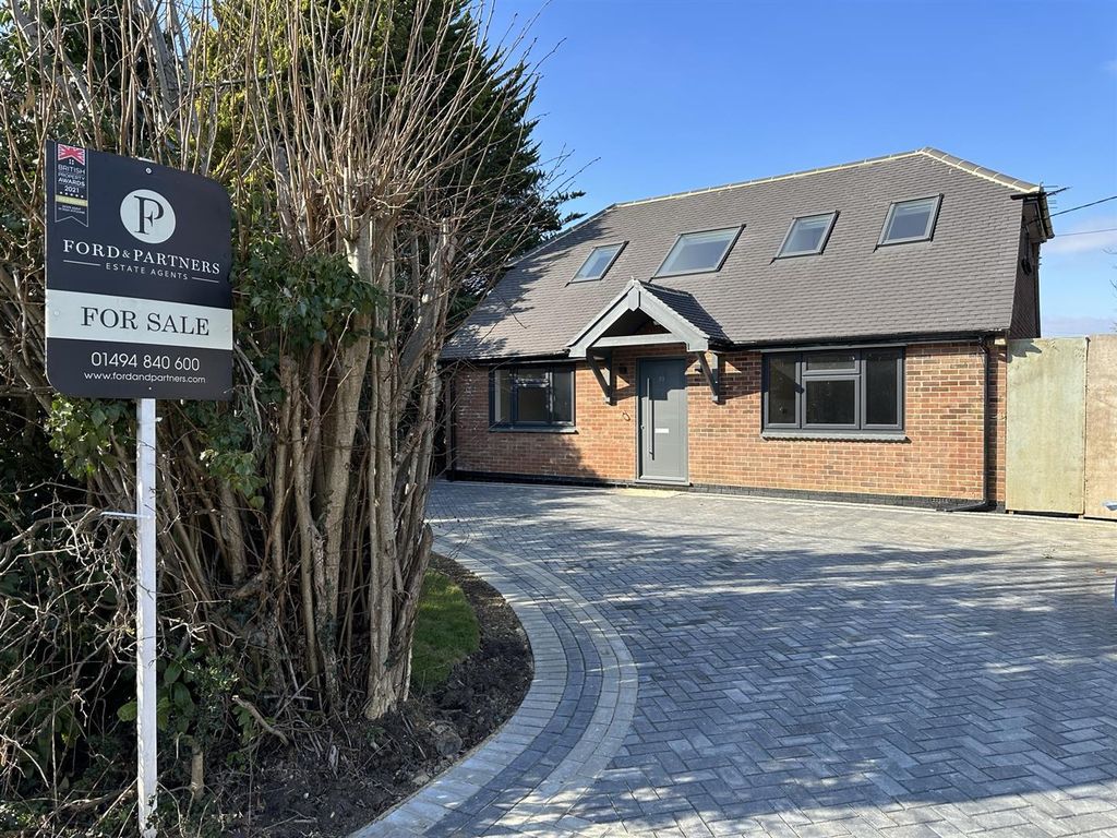 4 bed detached house for sale in Parish Piece, Holmer Green, High