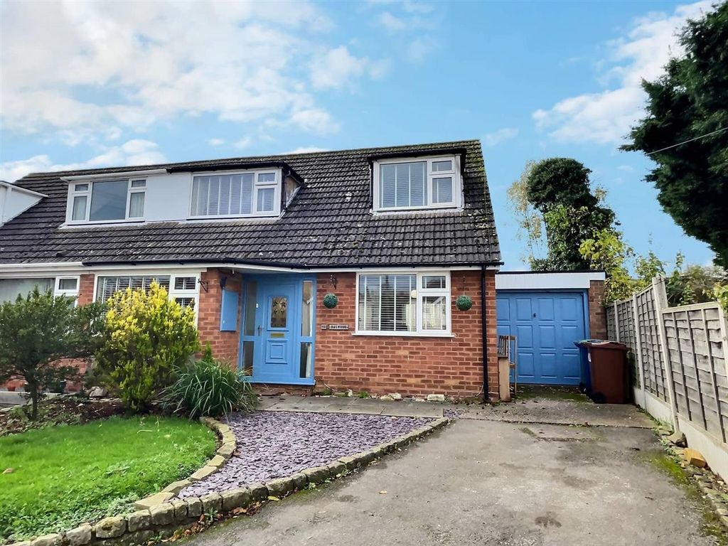 4 bed semidetached house for sale in Audmore Road, Gnosall, Stafford