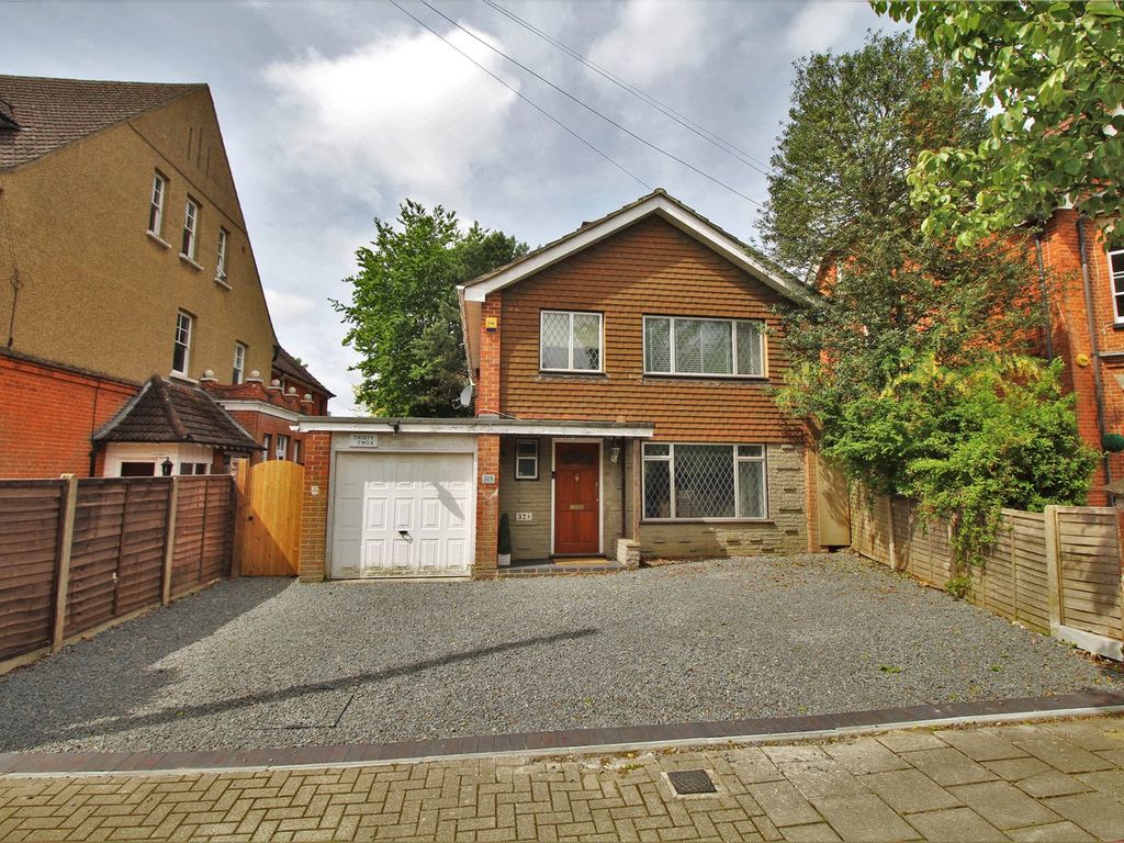 3 bed detached house for sale in Cargate Avenue, Aldershot, Hampshire GU11 Zoopla
