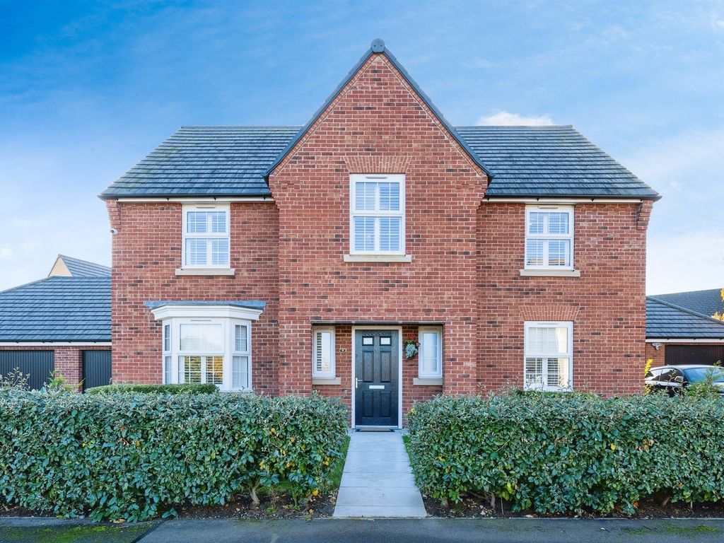 4 bed detached house for sale in Hinds Meadow, Lidlington, Bedford MK43