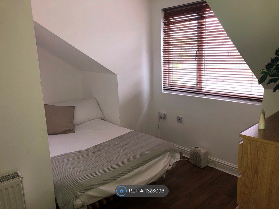 Room to rent in Queens Road, Sheffield S2 Zoopla