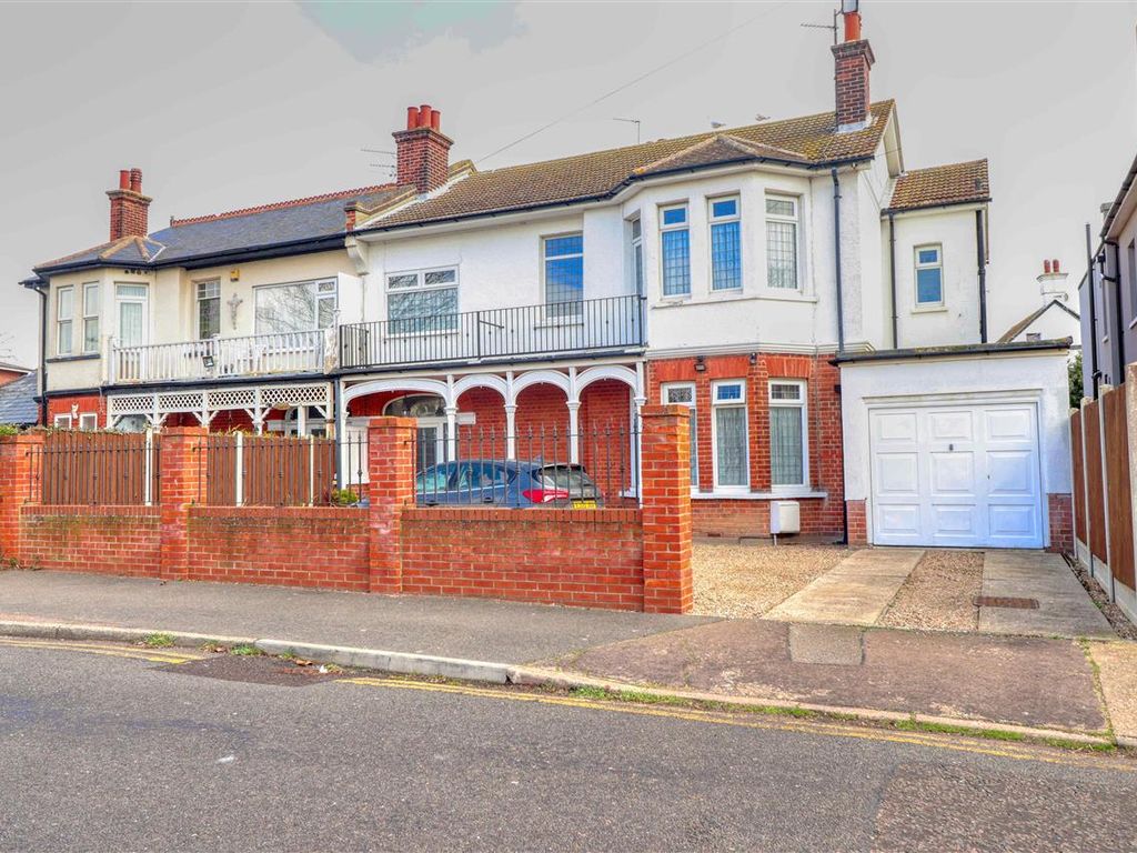 4 bed semidetached house for sale in Harold Road, ClactonOnSea CO15