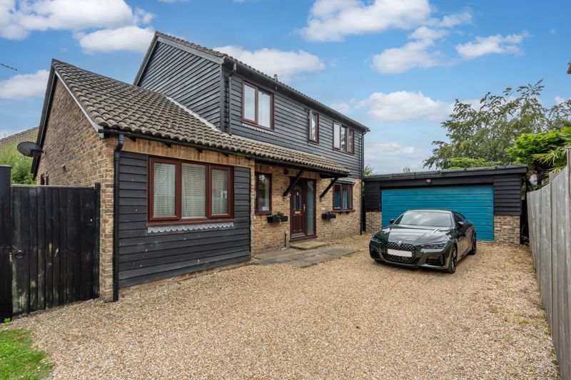 4 bed detached house for sale in Barncroft Close, Tangmere, Chichester