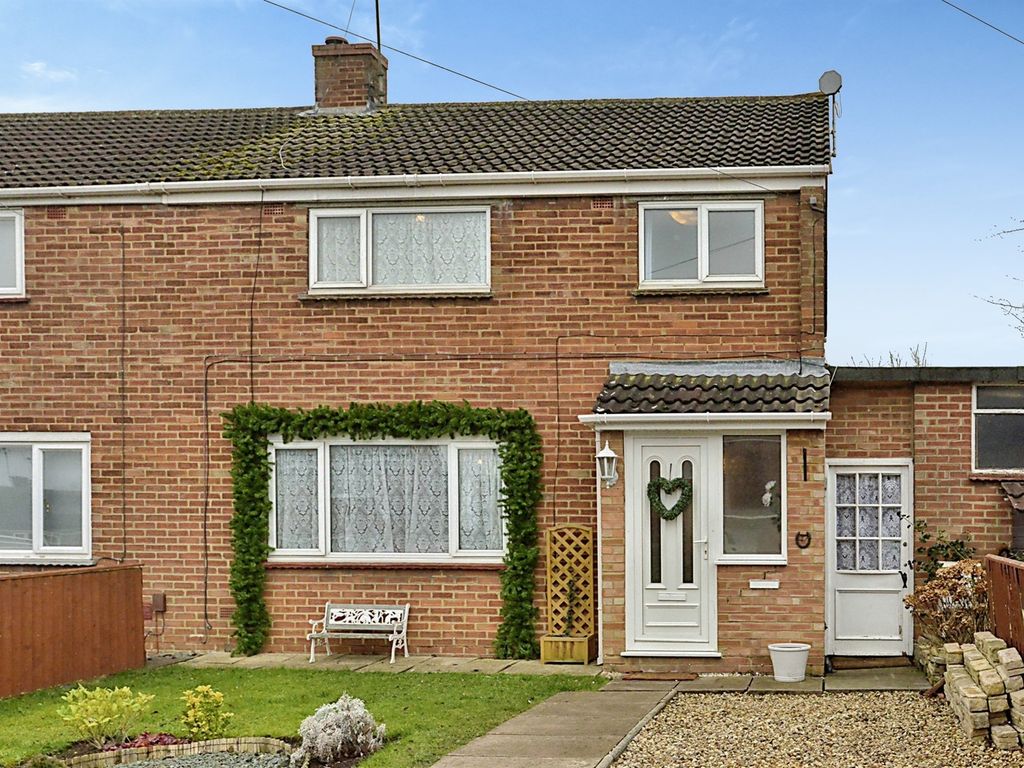 3 bed semidetached house for sale in Tattenhoe Lane, Bletchley, Milton