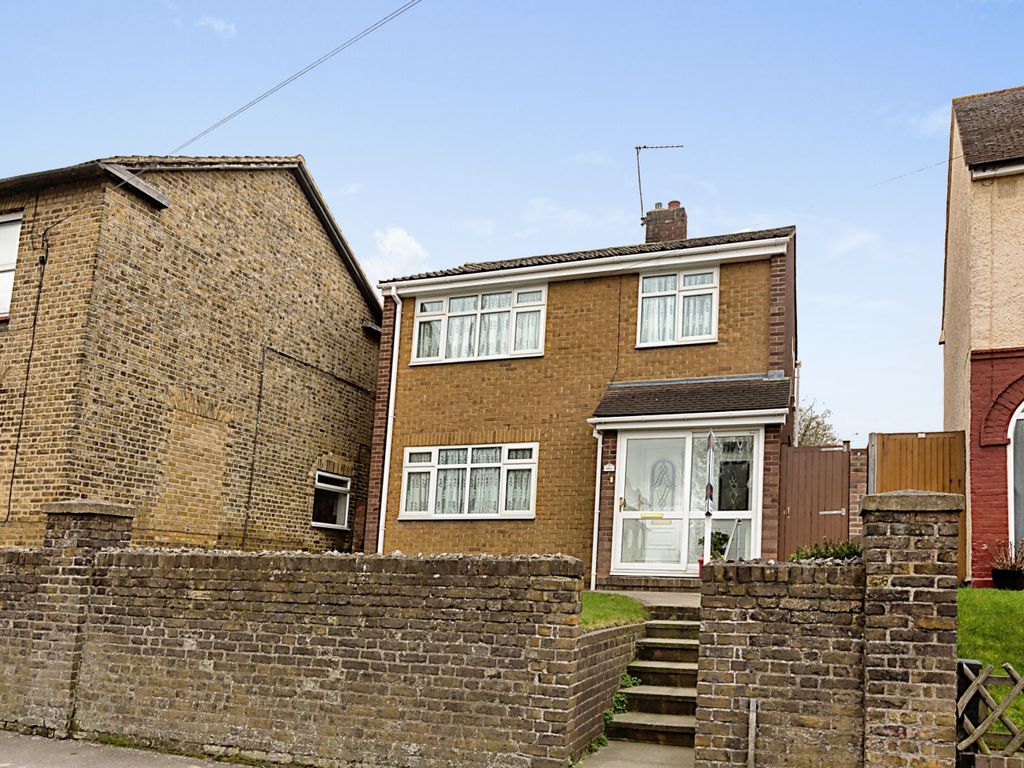 3 bed detached house for sale in Lower Higham Road, Gravesend, Kent