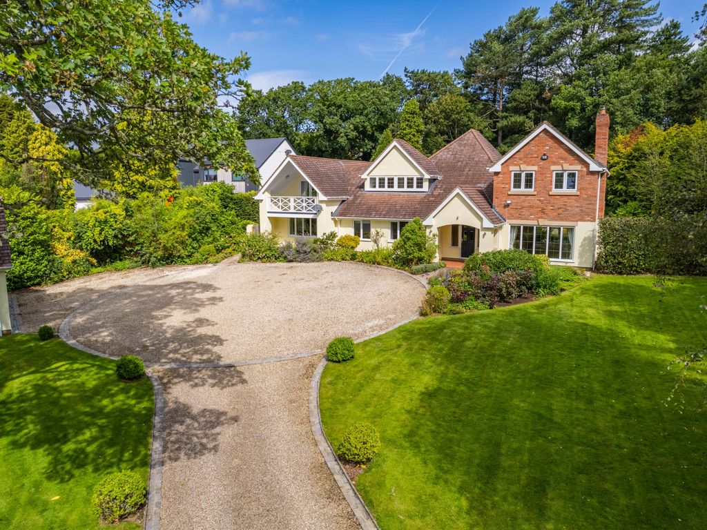 5 bed detached house for sale in Plymouth Drive, Barnt Green