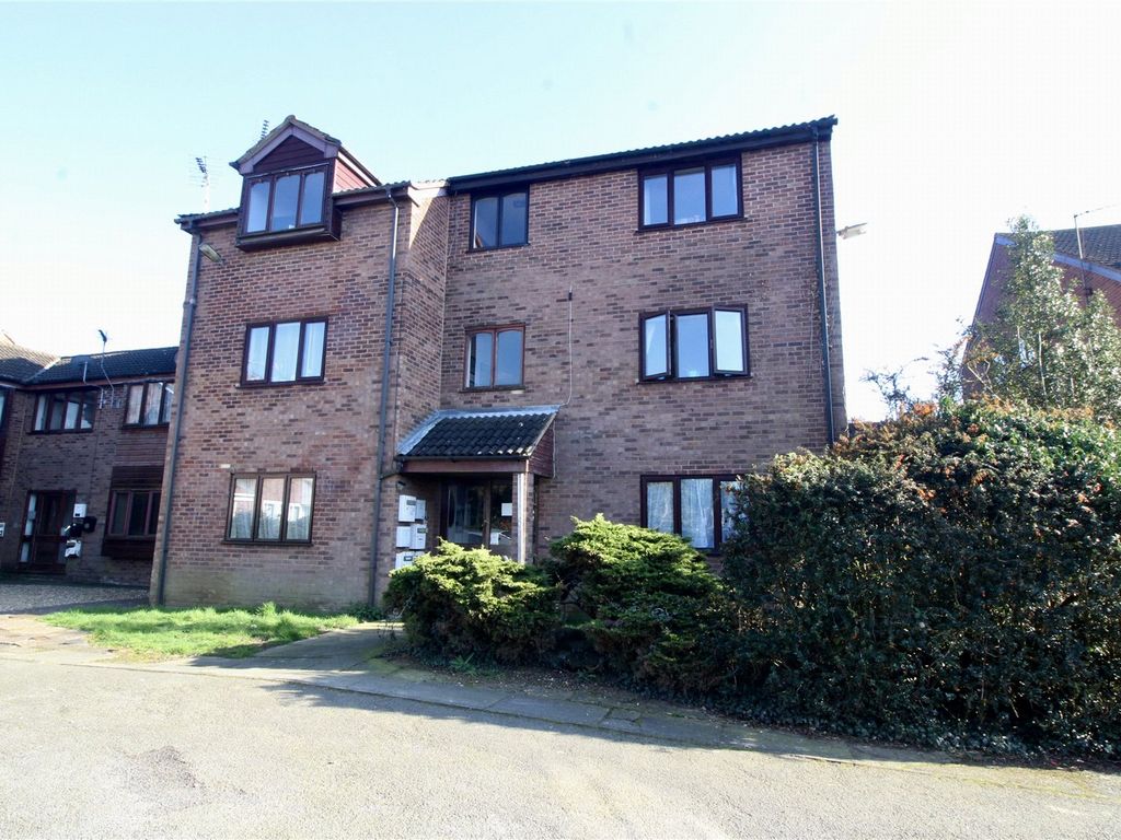 1 bed flat for sale in Willow Close, Burbage, Hinckley, Leicestershire