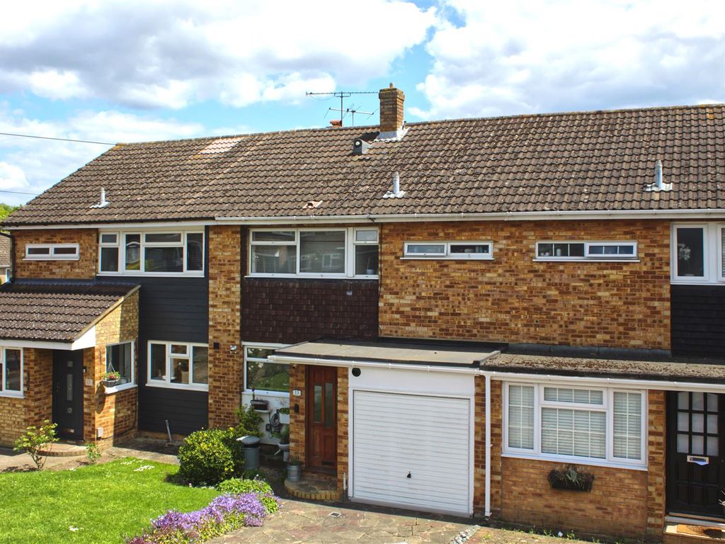 3 bed terraced house for sale in Headingley Close, Cheshunt, Waltham Cross EN7, £425,000 Zoopla