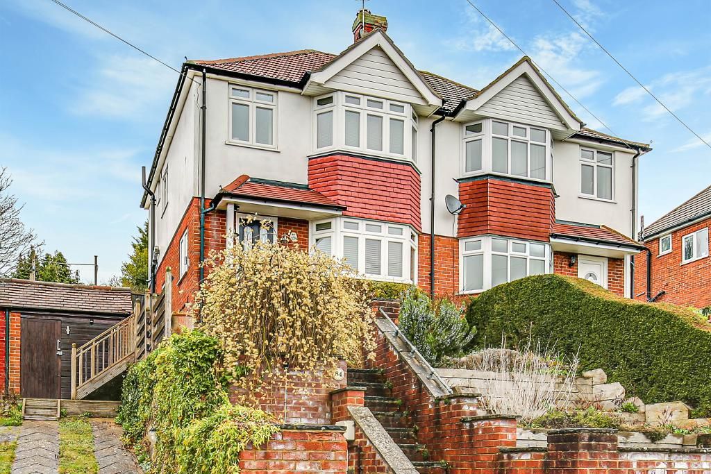 3 bed semidetached house for sale in Hyde Road, Sanderstead, Surrey
