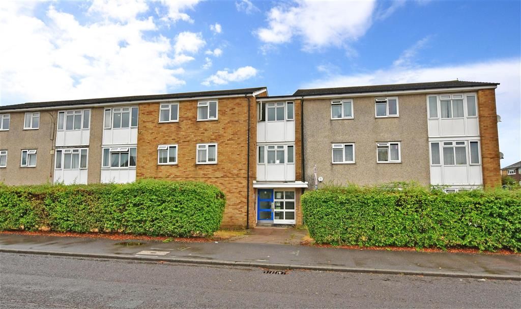2 bed flat for sale in Alderney Gardens, Wickford, Essex SS11 Zoopla