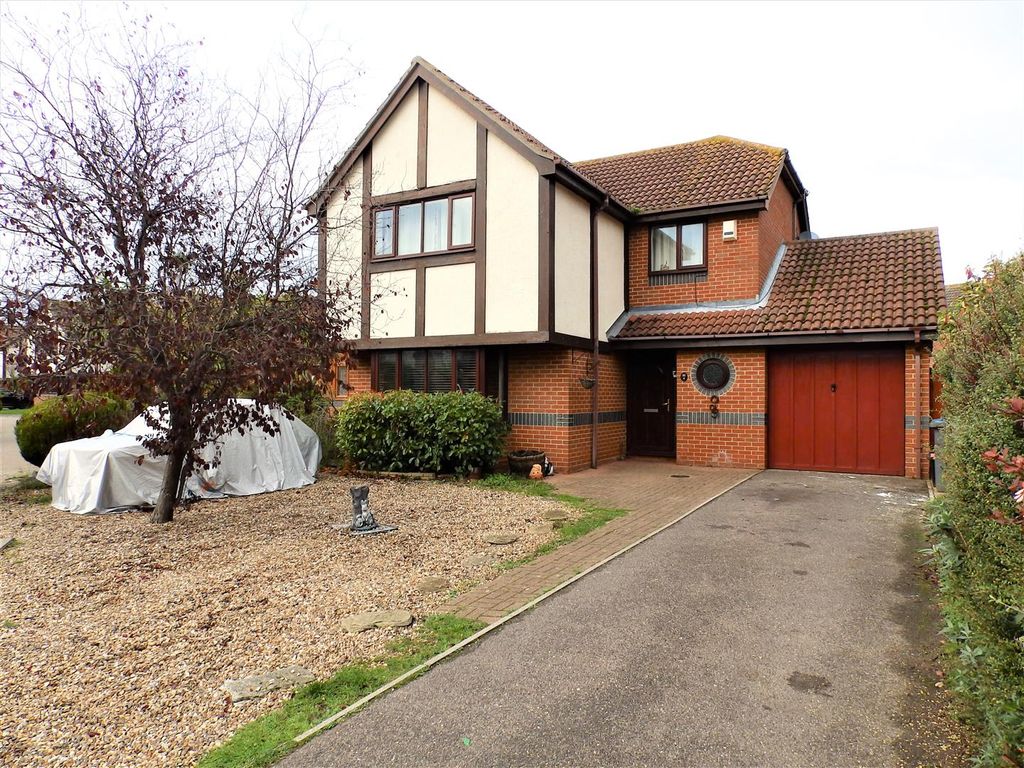 4 bed detached house for sale in Browns Grove, Kesgrave, Ipswich IP5, £