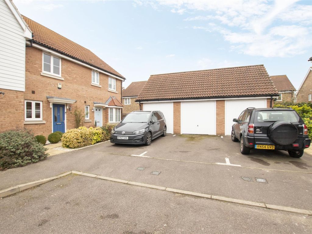3 bed end terrace house for sale in Aldermere Avenue, Cheshunt, Waltham