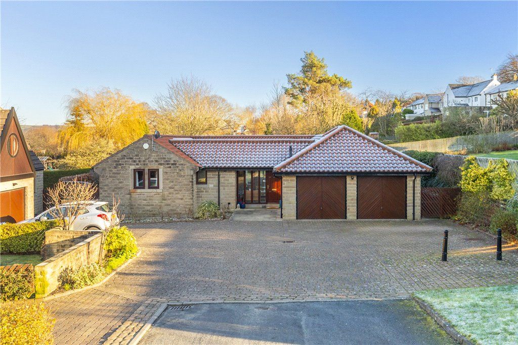 3 bed bungalow for sale in Briarfield Close, Ilkley, West Yorkshire