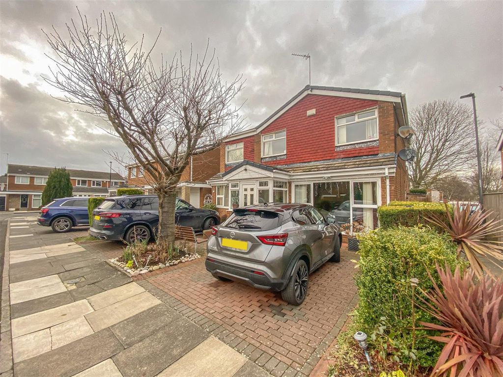 6 bed detached house for sale in Windsor Court, Kingston Park