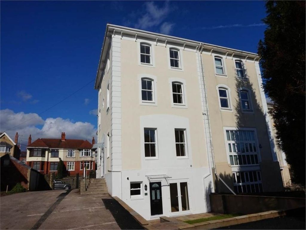 2 bed flat to rent in Gold Tops, Newport, Gwent NP20 Zoopla