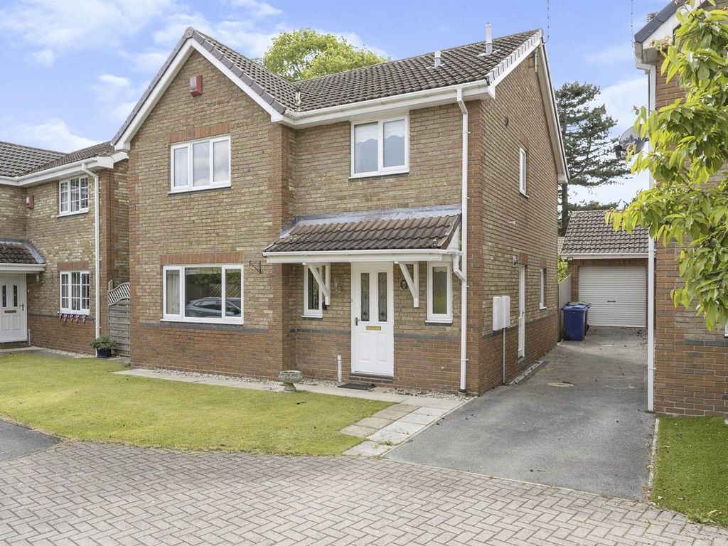 4 bed detached house for sale in Orchard Croft, Bawtry, Doncaster DN10