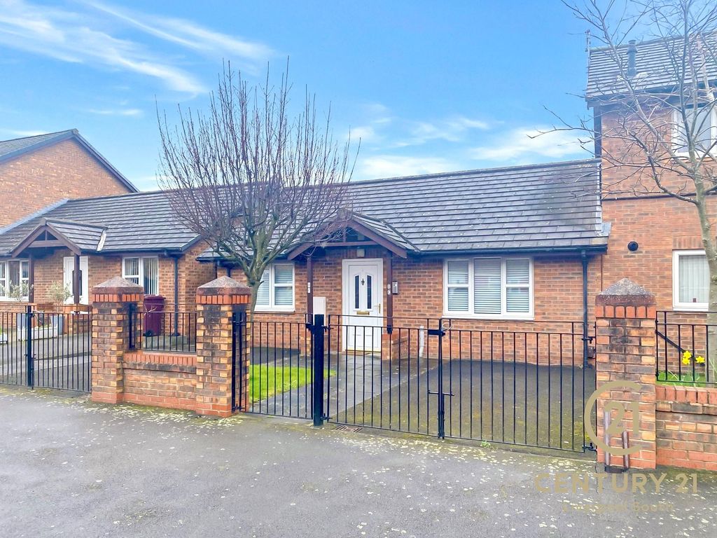 2 bed bungalow for sale in Kylemore Way, Halewood, Liverpool L26, £