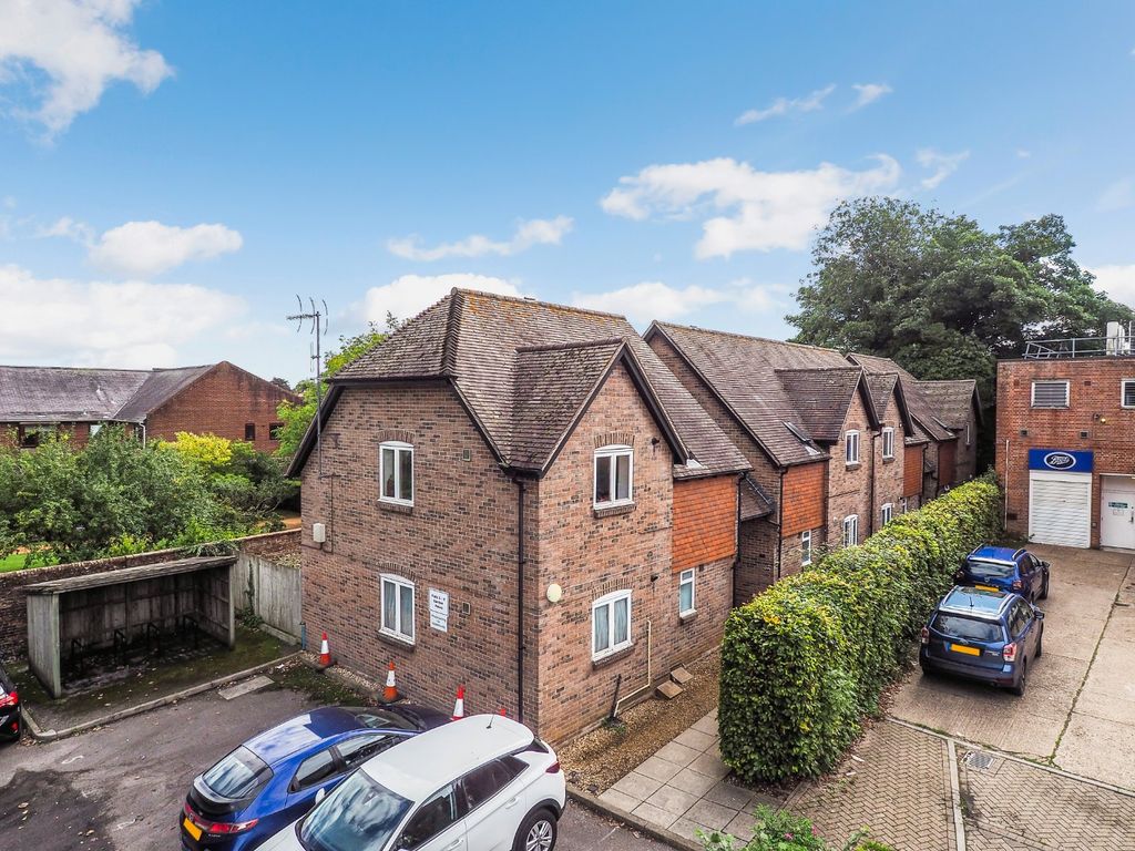 1 bed flat for sale in Park Road, Petersfield, Hampshire GU32 Zoopla