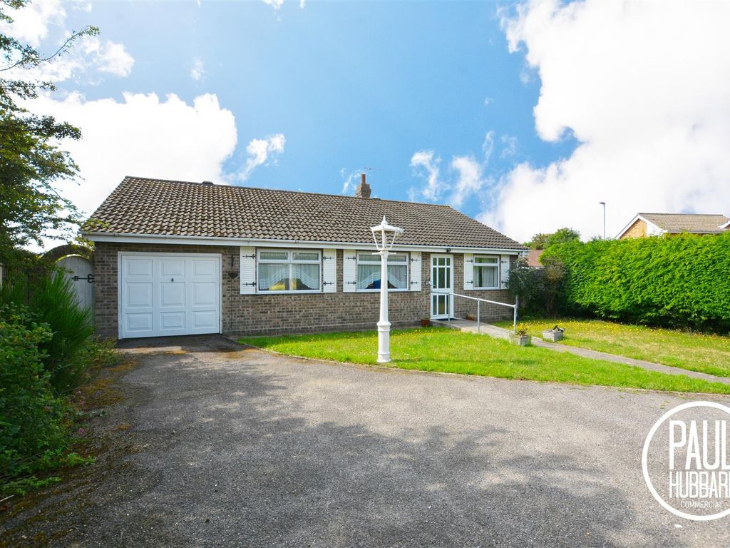 4 bed detached bungalow for sale in Harrington Avenue, Gunton NR32 Zoopla