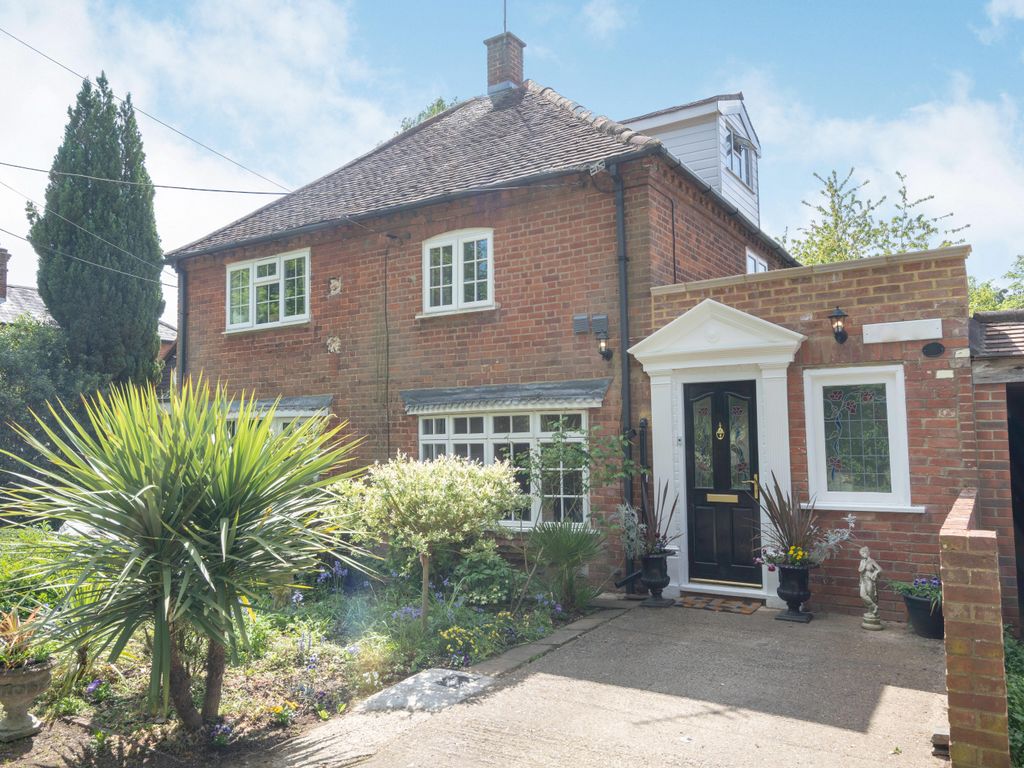 4 bed semidetached house for sale in Littlefield Green, White Waltham, Maidenhead SL6 Zoopla