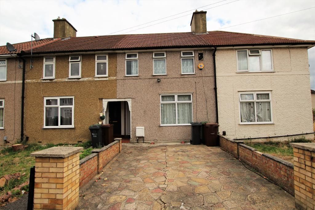 2 bed terraced house to rent in Standfield Road, Dagenham, Essex RM10