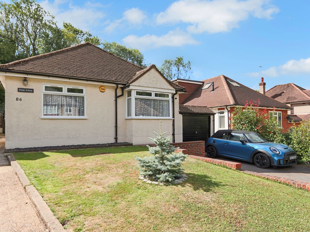 2 bed detached bungalow for sale in Mead Way, Coulsdon CR5 Zoopla