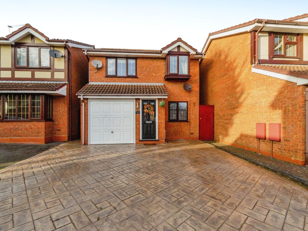 3 bed detached house for sale in Fieldview Close, Bilston WV14, £270,000 Zoopla