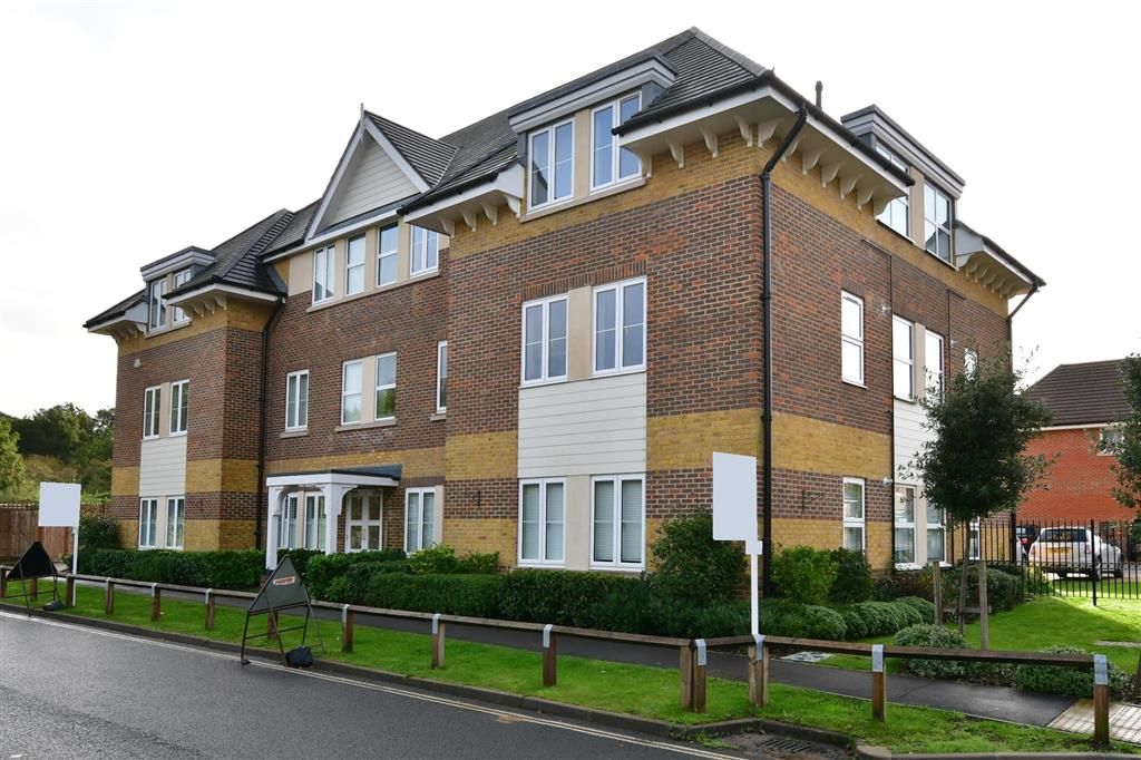 1 bed flat for sale in Church Road, Bookham, Leatherhead, Surrey KT23
