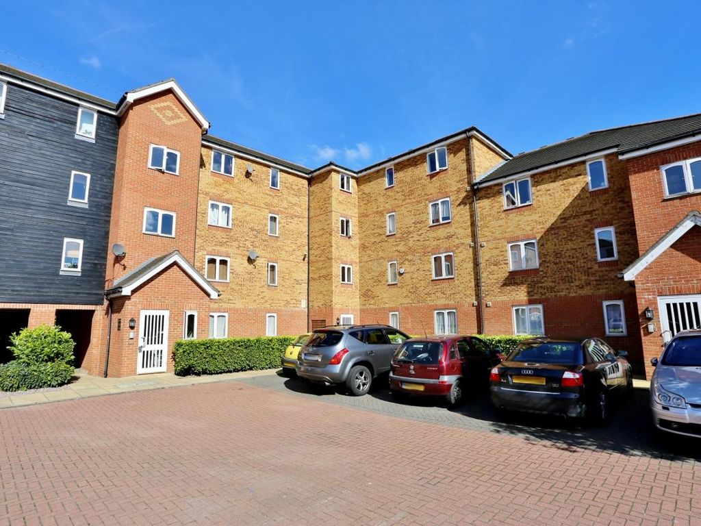 2 bed flat to rent in Dunlop Close, Dartford, Kent DA1 Zoopla