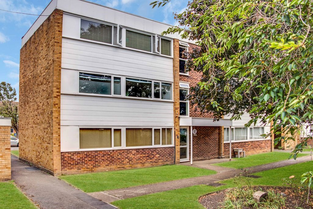 Hazelbank Court, Chertsey KT16