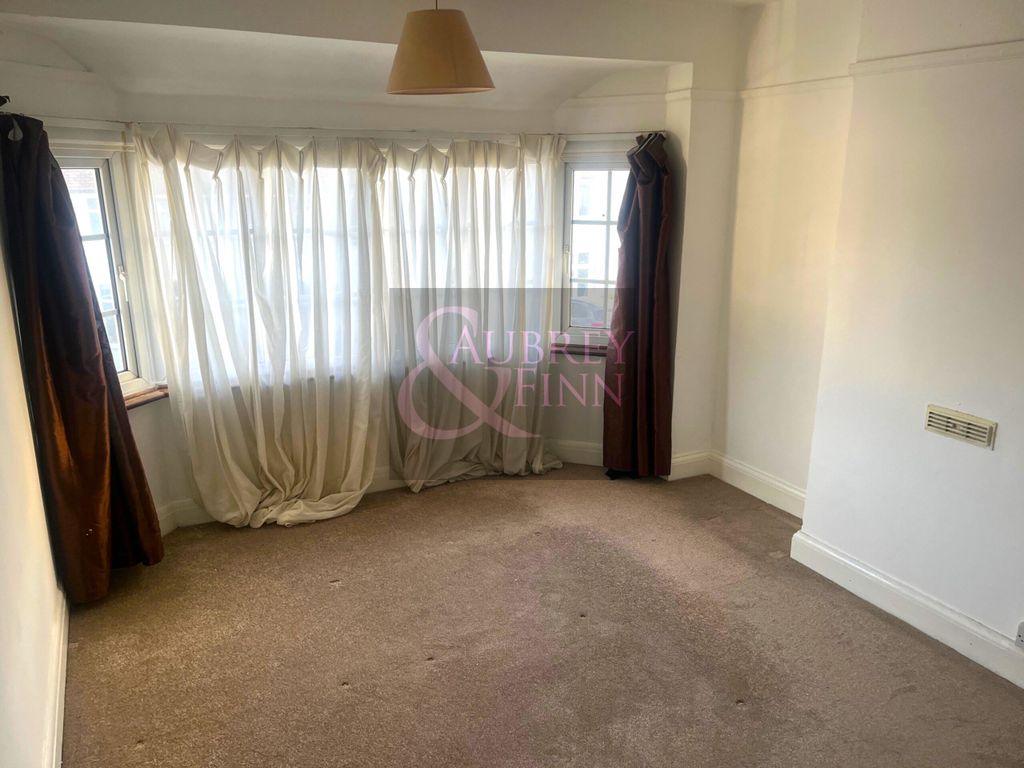 1 bed property to rent in Edward Close, St. Albans, Hertfordshire AL1