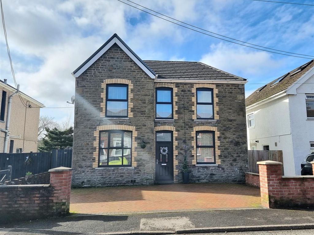 3 bed detached house for sale in Lone Road, Clydach, Swansea SA6 Zoopla
