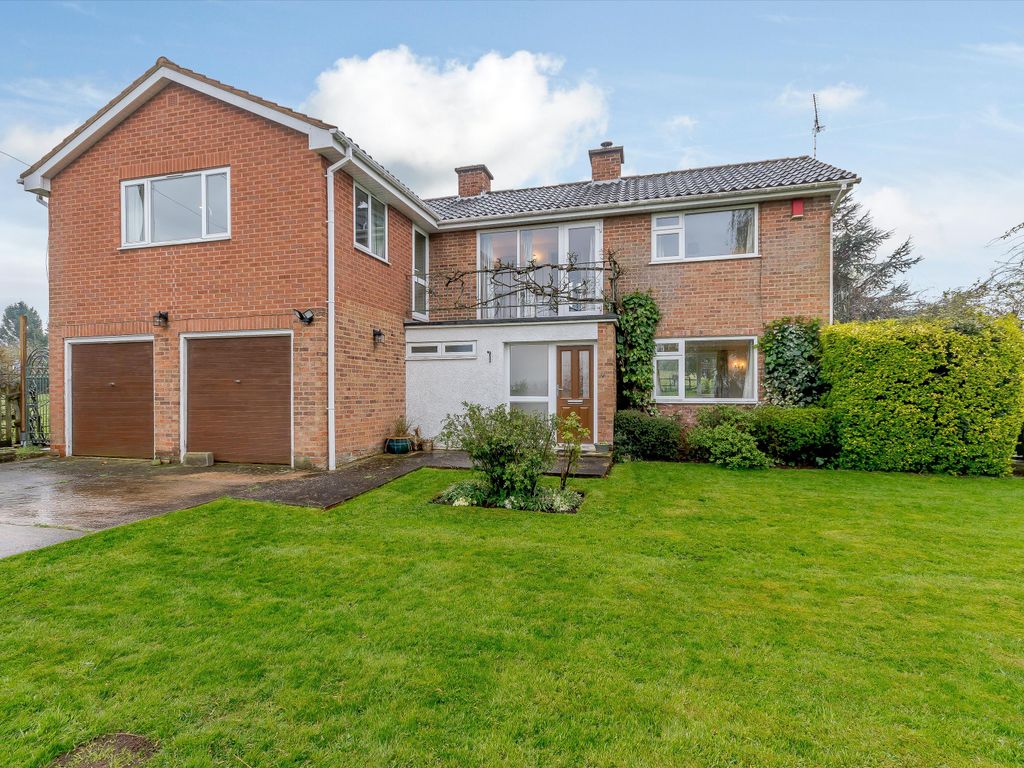 4 bed detached house for sale in Haselor, Alcester, Warwickshire B49