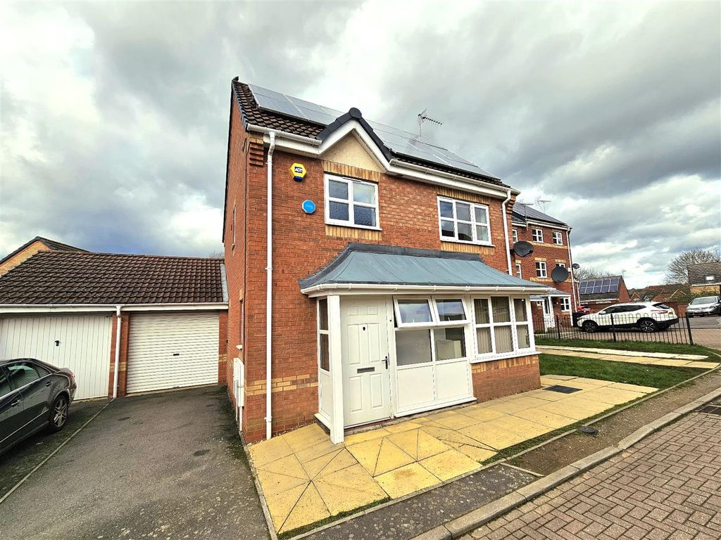 3 bed detached house for sale in Hanworth Close, Hamilton, Leicester