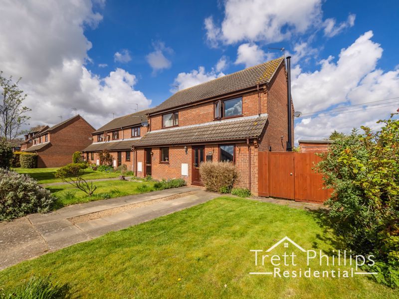 2 bed semidetached house for sale in Weavers Close, Stalham, Norwich
