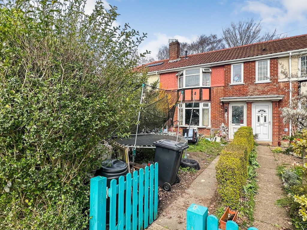 3 bed terraced house for sale in Barrett Road, Norwich NR1 Zoopla