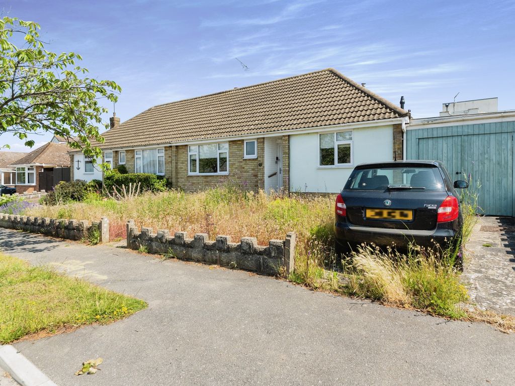 2 bed semidetached bungalow for sale in Rainham Way, FrintonOnSea CO13 Zoopla