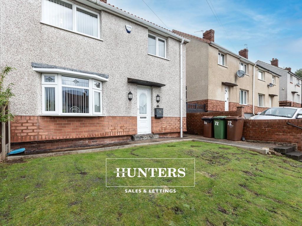 3 bed property for sale in Hill Estate, Upton, Pontefract WF9, £160,000