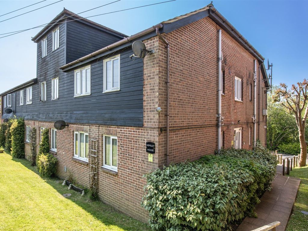 2 bed flat for sale in Streatfield Road, Heathfield TN21 Zoopla