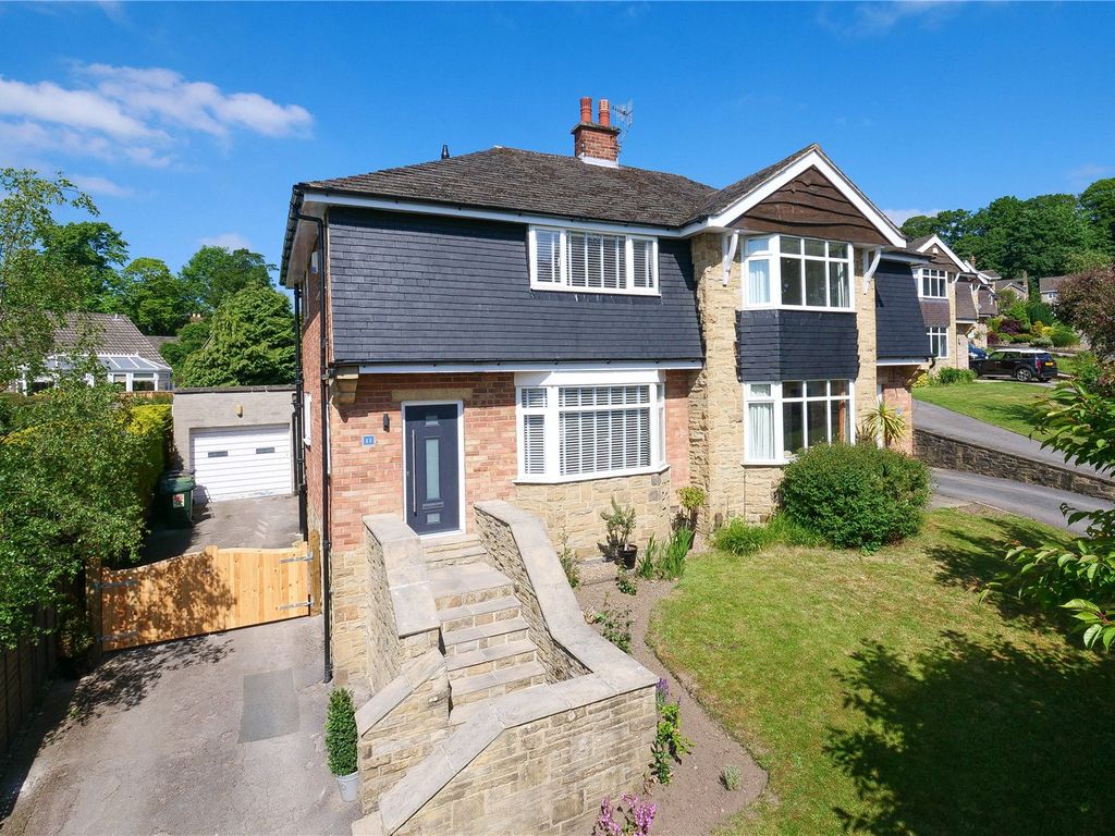 3 bed semidetached house for sale in Kirkfields, Baildon, Shipley