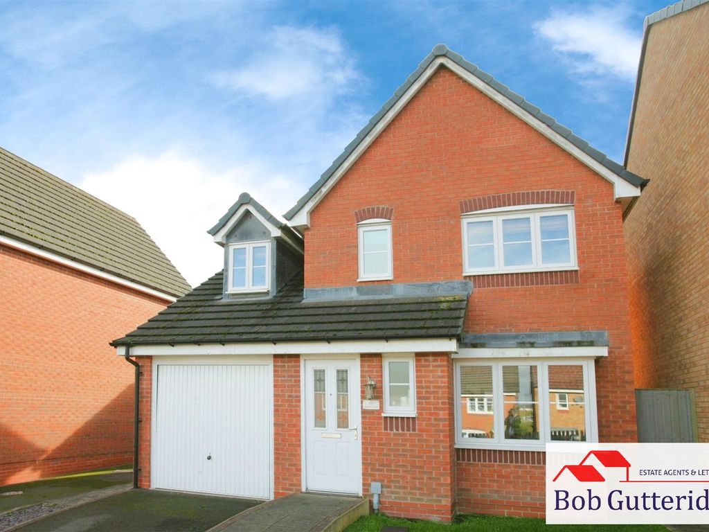 3 bed detached house for sale in Lamphouse Way, Wolstanton, Newcastle