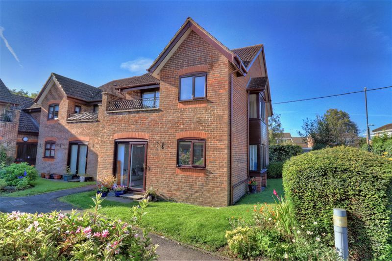 2 bed property for sale in Old School Close, Stokenchurch, High