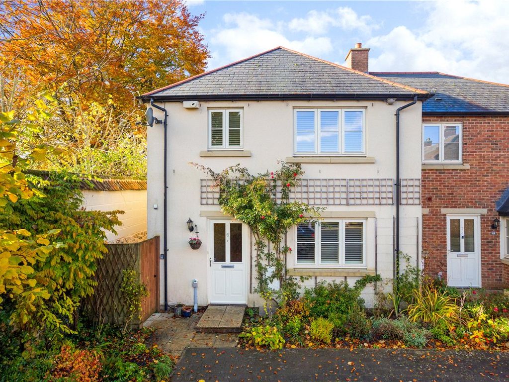 4 bed semidetached house for sale in Barnes Yard, Aldbourne